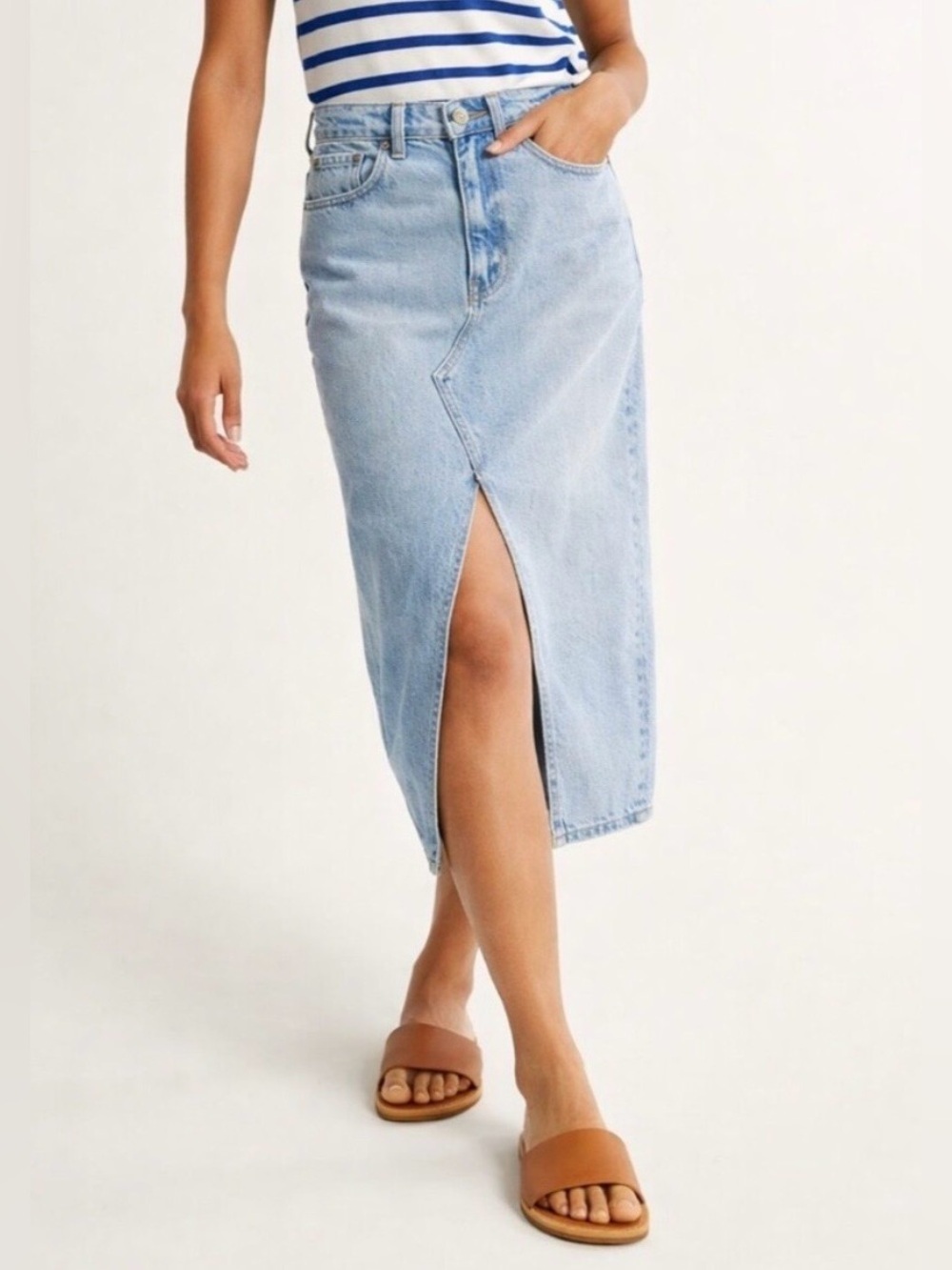 Abercrombie and Fitch light wash denim high rise midi skirt front slit 0P 25P